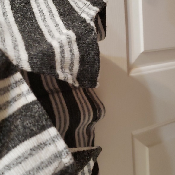 Maurices XXL cowl neck sweater - Picture 3 of 4